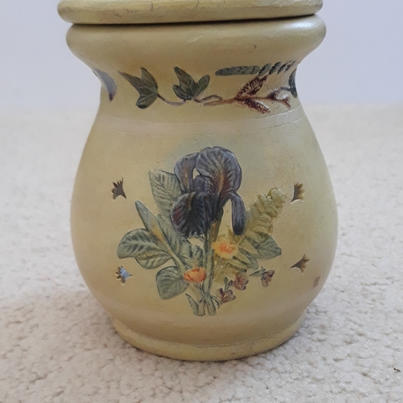 Lang Melting Pot Ceramic Wax Melter/Tart Warmer Iris Bouquet - 2 pieces - Picture 1 of 9